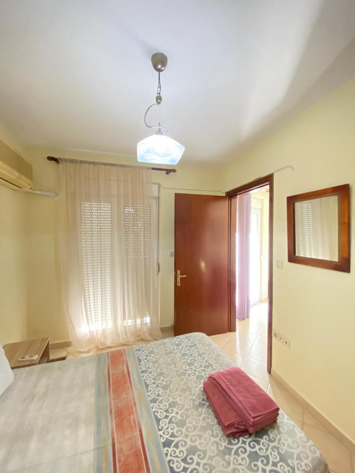 Σοφιτα Φερεσ Apartment Pherrai Bagian luar foto